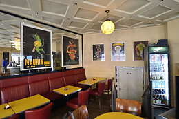 Café Two O Two