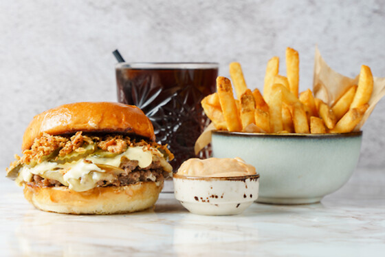 Chalet Burger - photo 1
