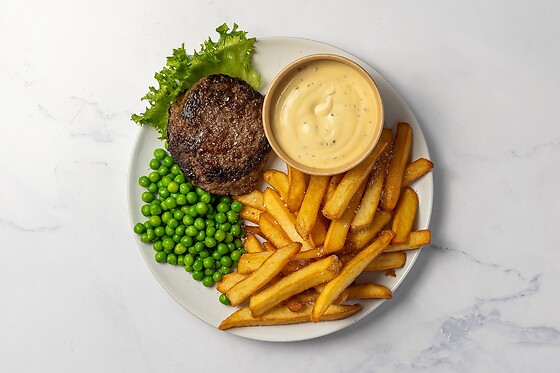 Skippers Bistro - photo 1