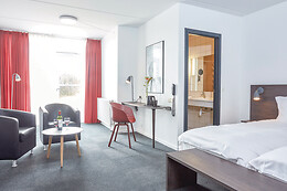 Montra Skaga Hotel