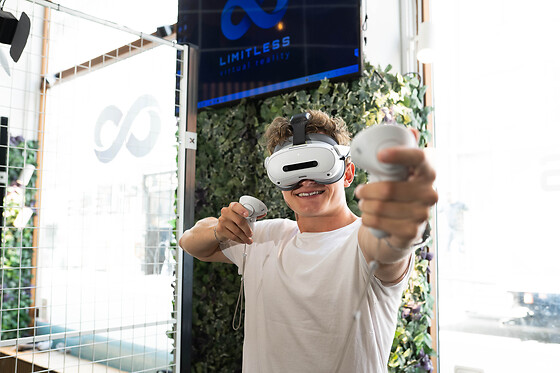 Limitless Virtual Reality - photo 0