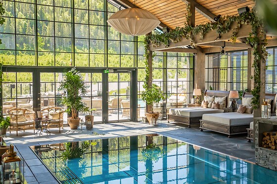 Room & Breakfast Weekend for 2 hos Fýri Resort