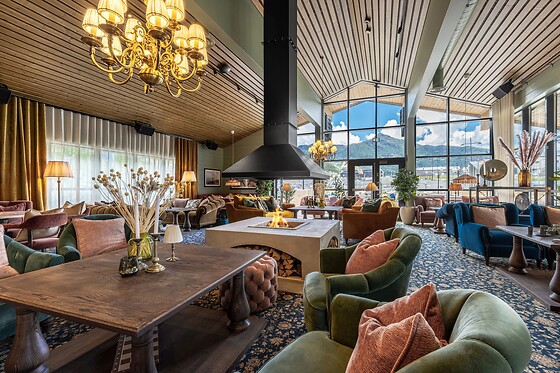 Pool Club & Dine for 2 hos Fýri Resort