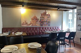 Dinehut - Indian Restaurant